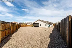 717 Edna Ln, Pueblo, CO 81005 - Photo 36