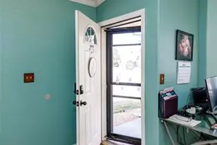 717 Edna Ln, Pueblo, CO 81005 - Photo 4