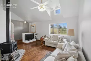 877 N Mountain Estates Rd, Florissant, CO 80816 - Photo 2
