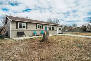 1081 Maxwell St, Colorado Springs, CO 80906 - Photo 2