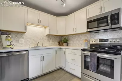 1081 Maxwell Street, Colorado Springs, CO 80906 - Photo 10