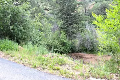1096 Laguna Point, Manitou Springs, CO 80829 - Photo 14
