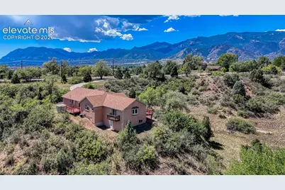 2205 Mesa Road, Colorado Springs, CO 80904 - Photo 4