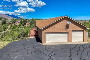 2205 Mesa Rd, Colorado Springs, CO 80904 - Photo 44