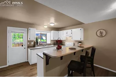 6831 Mountain Top Lane, Colorado Springs, CO 80919 - Photo 6