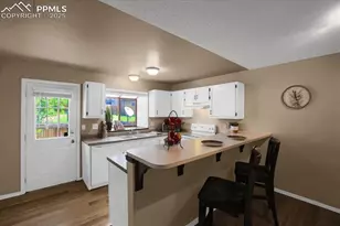 6831 Mountain Top Ln, Colorado Springs, CO 80919 - Photo 6