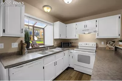 6831 Mountain Top Lane, Colorado Springs, CO 80919 - Photo 14