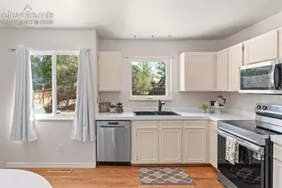 3842 Vaquero Circle, Colorado Springs, CO 80918 - Photo 8