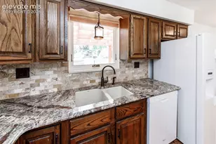 1118 Chambers Dr, Colorado Springs, CO 80904 - Photo 8