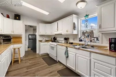 311 W Eaton Avenue, Cripple Creek, CO 80813 - Photo 4
