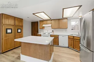 6987 Gayle Lyn Ln, Colorado Springs, CO 80919 - Photo 10