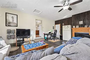 2041 Vinewood Ln, Pueblo, CO 81005 - Photo 4