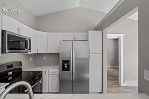 2385 Ambleside Dr, Colorado Springs, CO 80915 - Photo 10