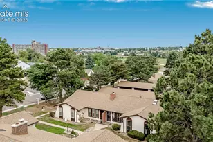 406 Valley Hi Cir, Colorado Springs, CO 80910 - Photo 6