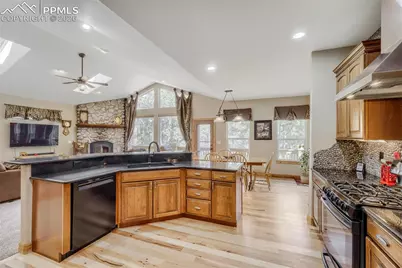 3550 Conecrest Lane, Colorado Springs, CO 80908 - Photo 8