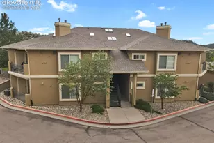 1935 Montura View, Colorado Springs, CO 80919 - Photo 2