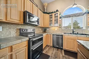 704 S Chimazo Dr, Pueblo, CO 81007 - Photo 8
