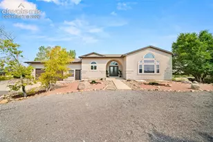 704 S Chimazo Dr, Pueblo, CO 81007 - Photo 2