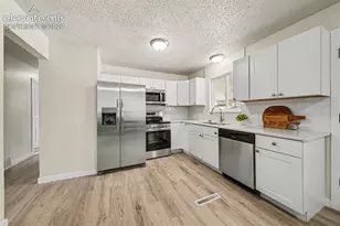 2122 Doniphan Dr, Colorado Springs, CO 80910 - Photo 8