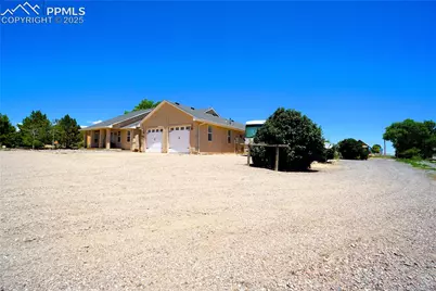 461 E Fredonia Drive, Pueblo, CO 81007 - Photo 1