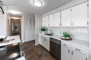 411 Lakewood Circle, Colorado Springs, CO 80910 - Photo 18
