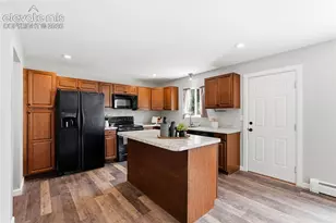 2725 Flintridge Dr, Colorado Springs, CO 80918 - Photo 4