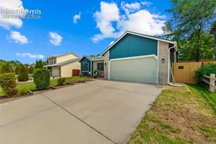 858 Hubbell Dr, Colorado Springs, CO 80911 - Photo 2
