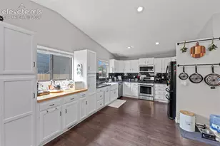858 Hubbell Dr, Colorado Springs, CO 80911 - Photo 10