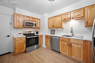 622 Paradise Lane, Colorado Springs, CO 80904 - Photo 8