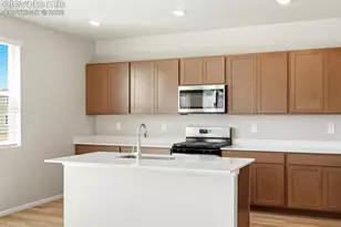 6738 Roundtail Wy, Colorado Springs, CO 80925 - Photo 10