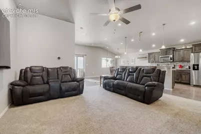 555 N Verbena Drive, Pueblo, CO 81007 - Photo 6