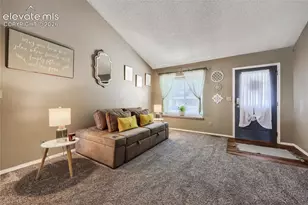 1135 Greenbrier Dr, Colorado Springs, CO 80916 - Photo 4