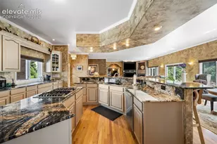 3925 Hill Cir, Colorado Springs, CO 80904 - Photo 10