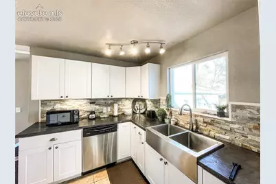 214 N 20th Street, Colorado Springs, CO 80904 - Photo 20