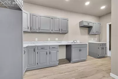 106 E Las Vegas Street, Colorado Springs, CO 80903 - Photo 4