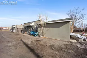 228 Plum St, Pueblo, CO 81003 - Photo 6