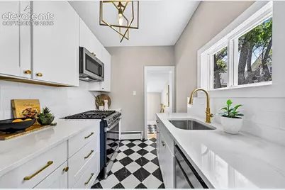 211 E Jefferson Street, Colorado Springs, CO 80907 - Photo 18