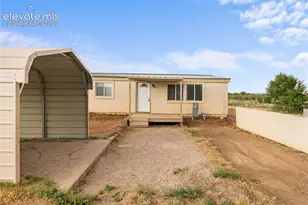685 7th St, Penrose, CO 81240 - Photo 2