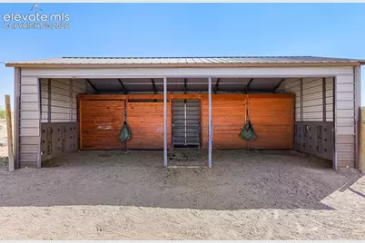 1180 N Saddle Ridge Lane, Pueblo, CO 81007 - Photo 44