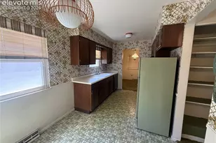 1928 Sussex Ln, Colorado Springs, CO 80909 - Photo 4