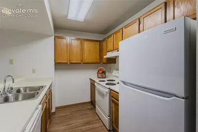 4268 Hunting Meadows Circle, Colorado Springs, CO 80916 - Photo 4