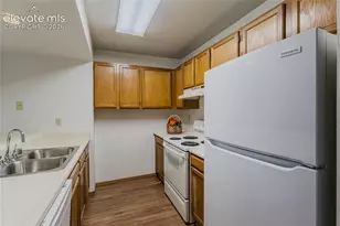 4268 Hunting Meadows Cir, Colorado Springs, CO 80916 - Photo 4