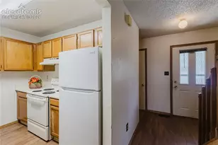 4268 Hunting Meadows Cir, Colorado Springs, CO 80916 - Photo 8