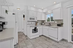 6716 Hampton Dr, Colorado Springs, CO 80918 - Photo 8