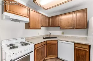 6393 Village Ln, Colorado Springs, CO 80918 - Photo 10