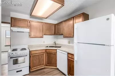 6393 Village Lane, Colorado Springs, CO 80918 - Photo 8