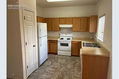 2146 Creekridge Point, Colorado Springs, CO 80910 - Photo 6