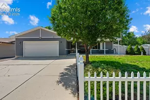 1112 Auburn Dr, Colorado Springs, CO 80909 - Photo 2