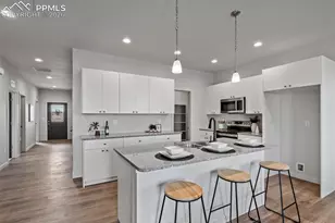380 S Ashford Dr, Pueblo, CO 81007 - Photo 6