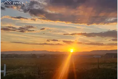 83 Top Rail Trail, Penrose, CO 81240 - Photo 1